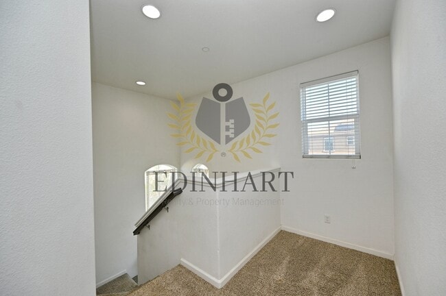 Building Photo - 3238 Lahar Ln