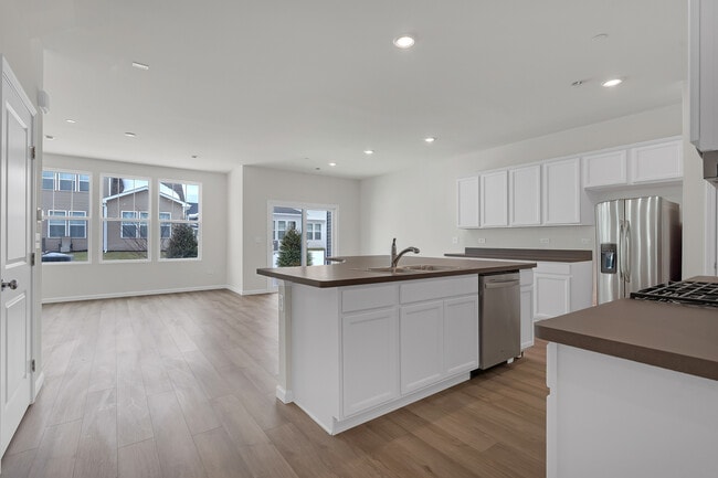 Building Photo - 5918 Hawkweed Dr