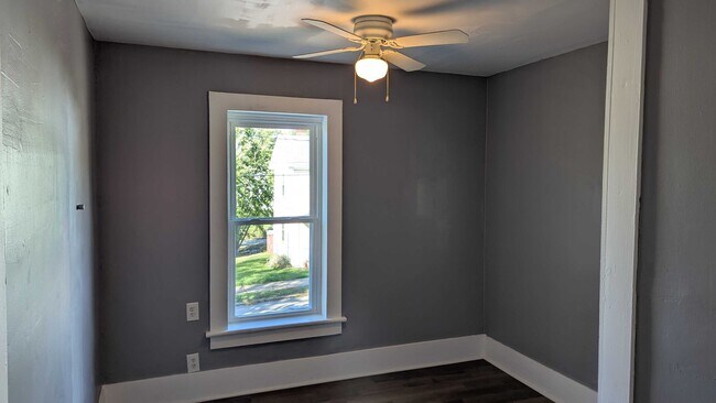 Building Photo - 305 Plummer St
