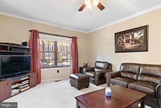 Building Photo - 3939 Tallow Tree Pl