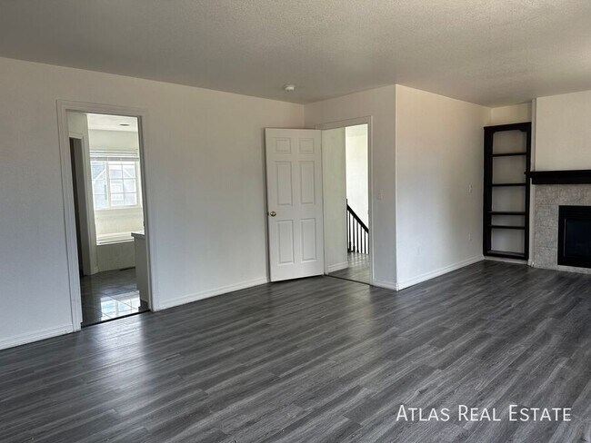 Building Photo - 10789 Vista Rd