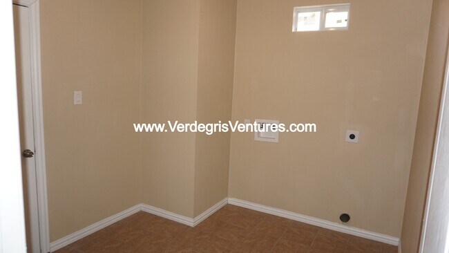 Building Photo - 7609 Novella Dr