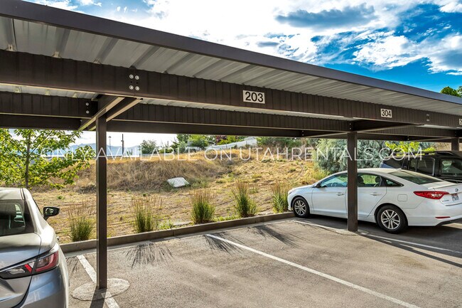 Building Photo - 1080 W 965 N