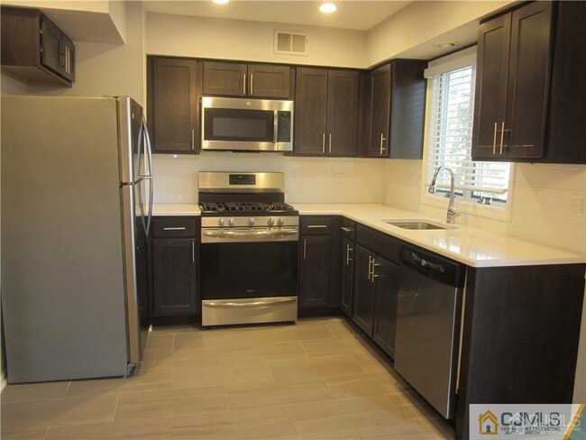 Building Photo - 239 Amboy Ave