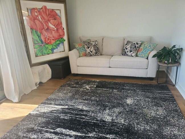 Building Photo - 2425 Presidential Way