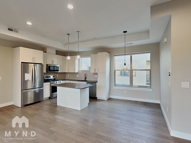 Building Photo - 5366 Allison St