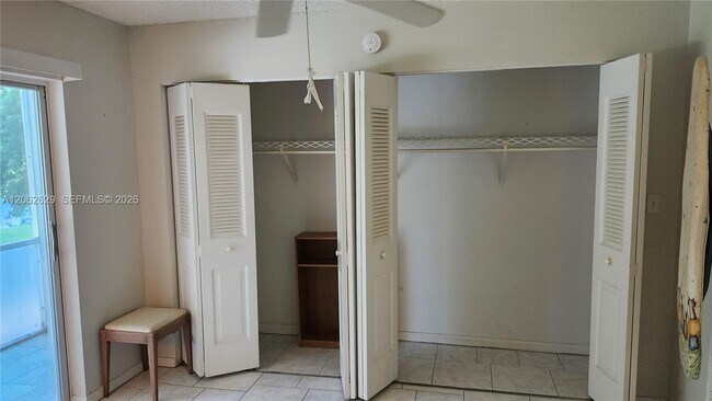 Building Photo - 376 Durham Cir