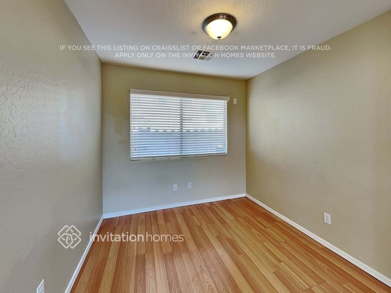 Building Photo - 7106 N 77th Dr