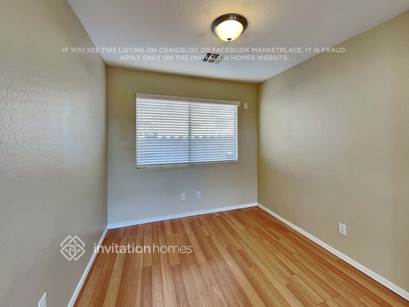 Building Photo - 7106 N 77th Dr