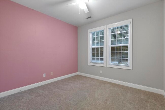 Building Photo - 118 Shellbank Dr