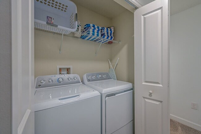 Building Photo - 5047 Windermere Ave