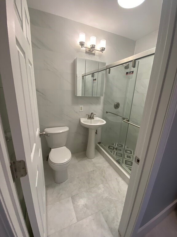 Building Photo - 46 Angell St