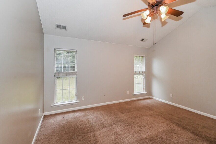 Building Photo - 5109 Jon Oak Dr