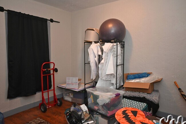 Building Photo - Charming 3 Bed 1 Bath in Hospital District