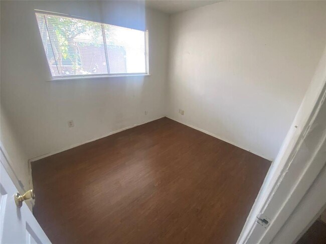 Building Photo - 1000 Fieldwood Dr