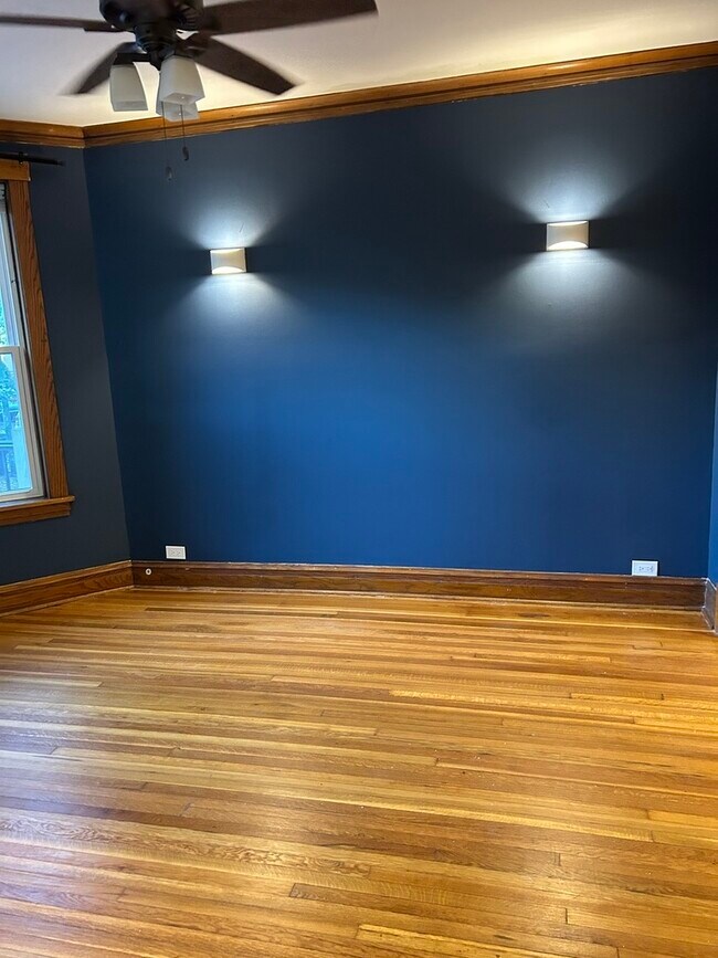 Building Photo - 2520 N Talman Ave