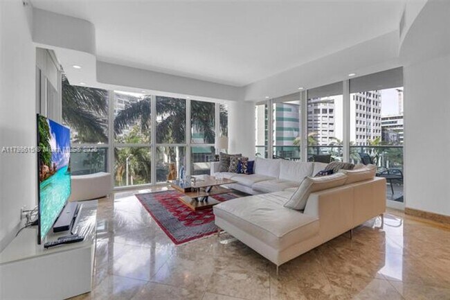 Building Photo - 1331 Brickell Bay Dr