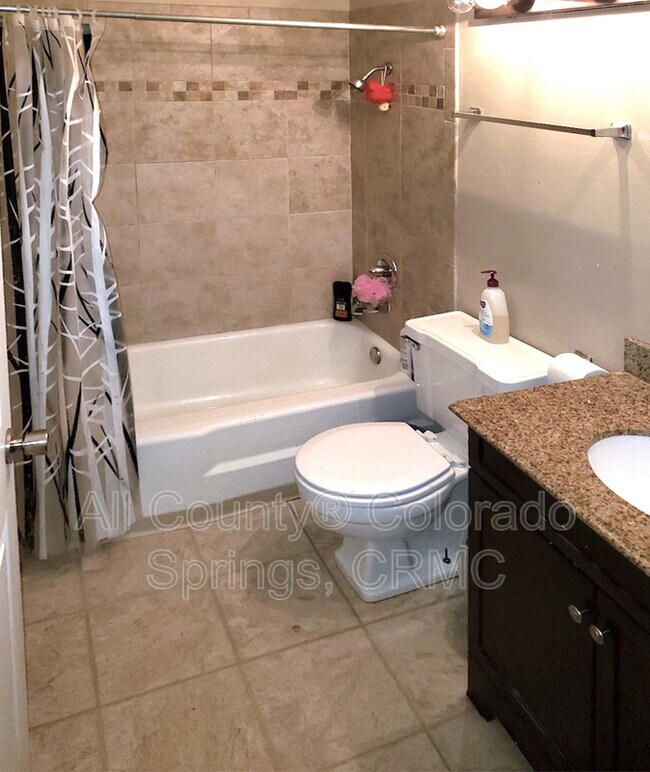 Building Photo - 1510 Zaiger Pl