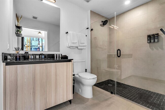 Building Photo - 225 N Miami Ave