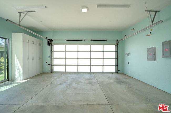 Building Photo - 6000 Philip Ave