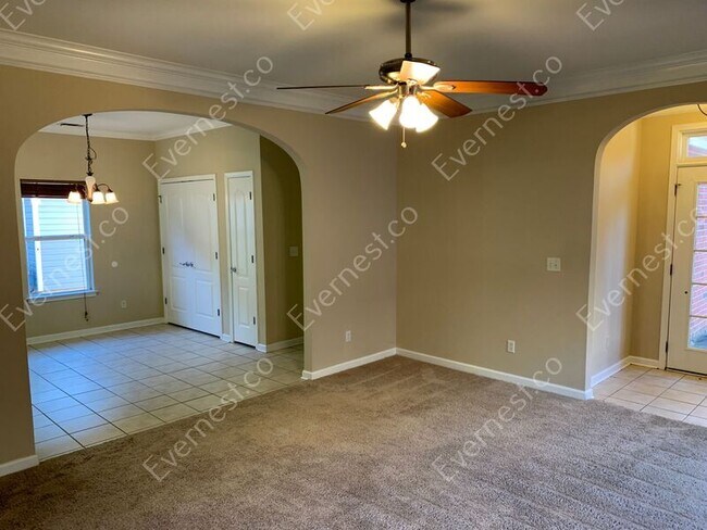 Building Photo - 161 Highview Cove