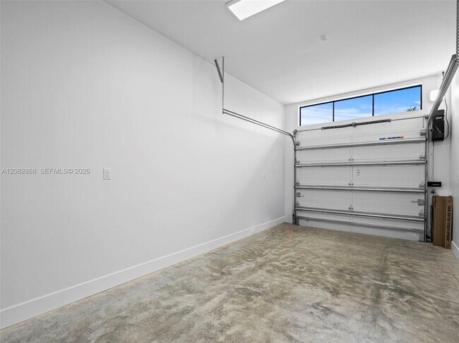 Building Photo - 4026 SW 9th Terrace