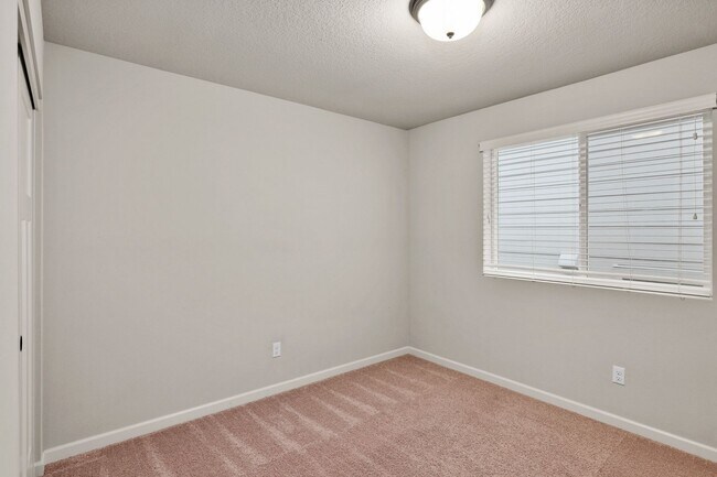 Building Photo - 9359 SW Treble Ln