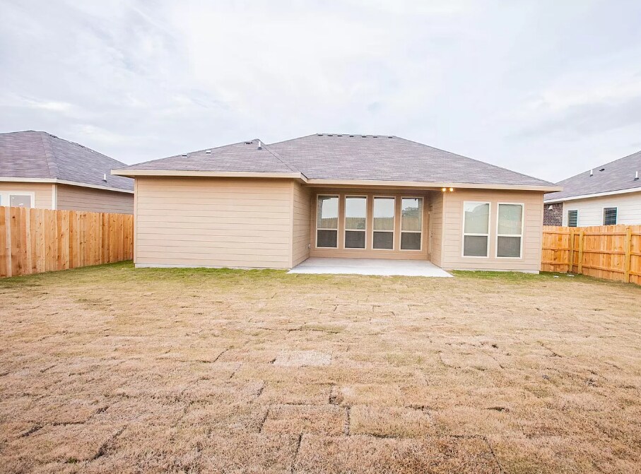 Building Photo - 413 Cross Dr