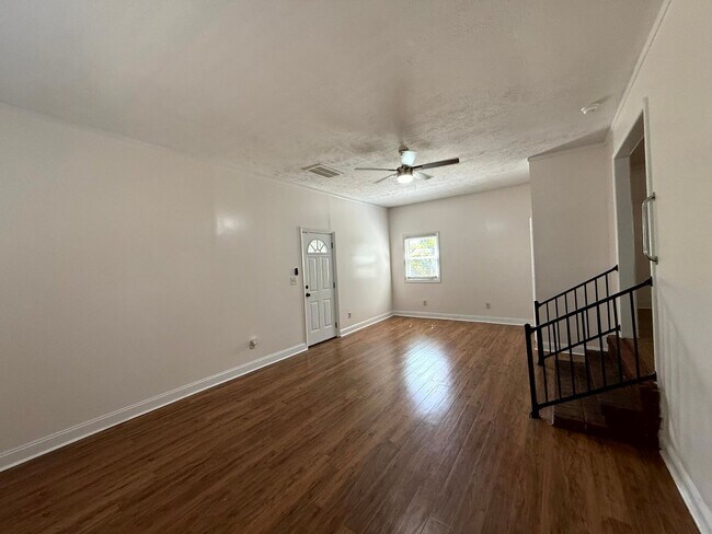 Building Photo - 6441 Kincross Ave
