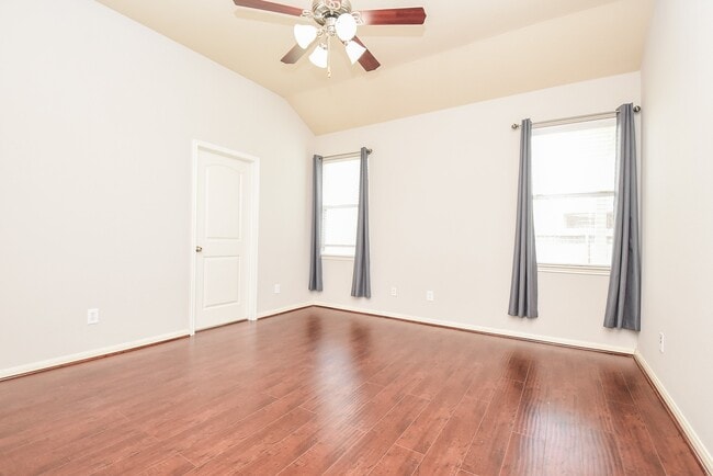 Building Photo - 6014 Starbrook Creek Dr