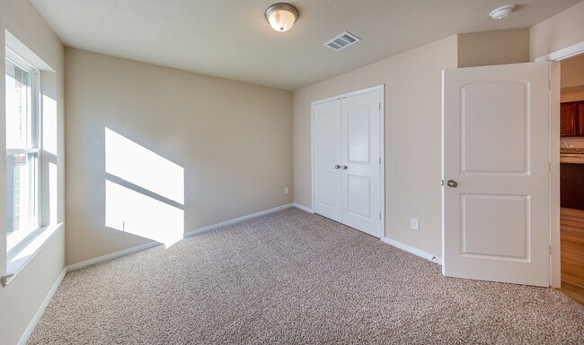 Building Photo - 3317 Rolling View Ct