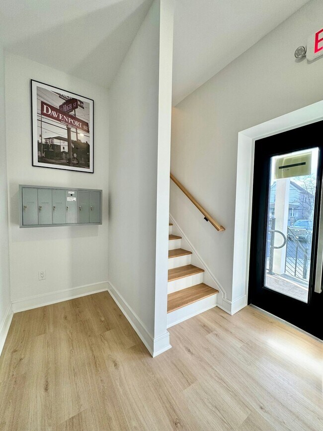 Building Photo - 85 W High St