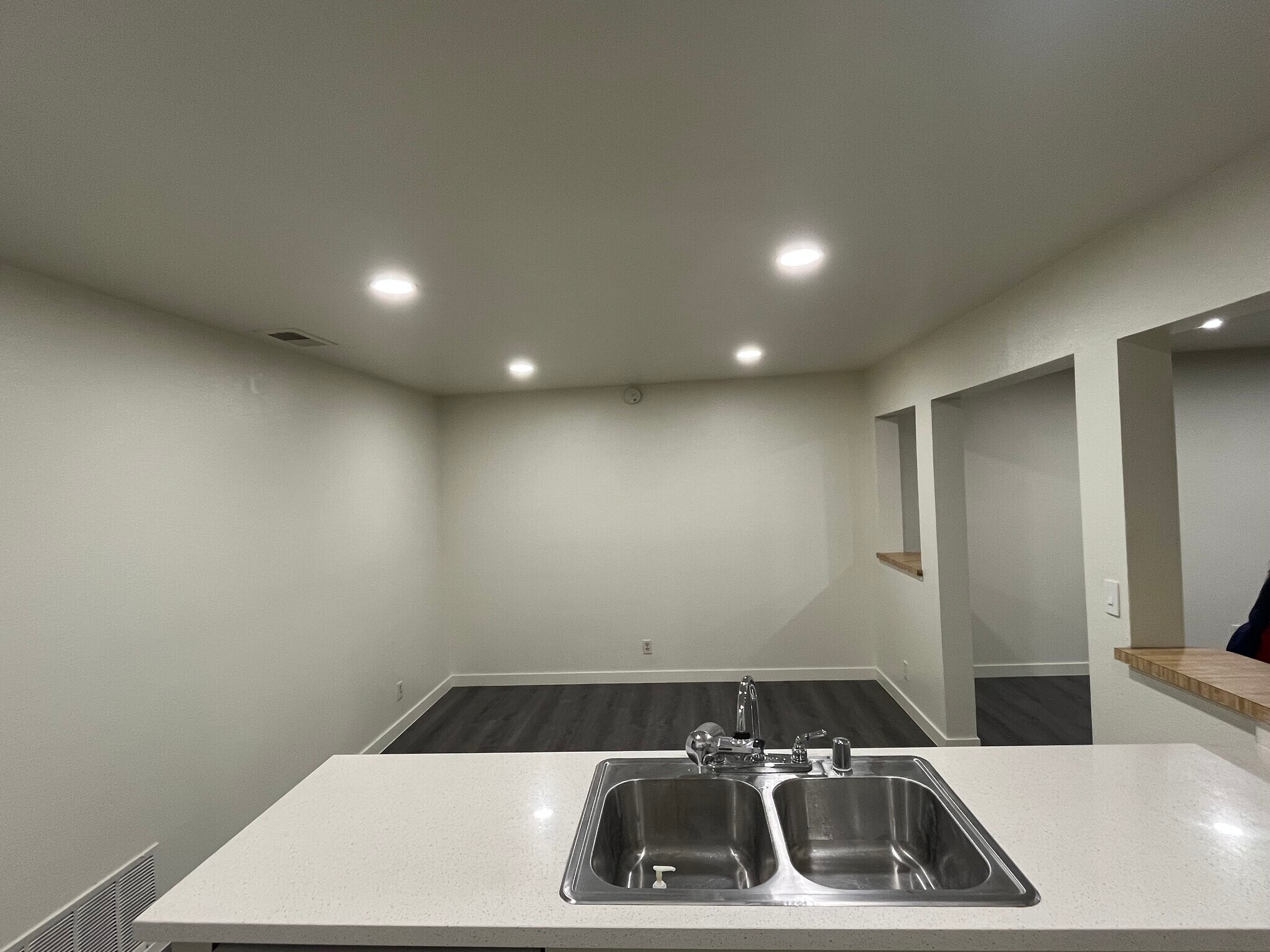 Oversized Dining with Dimmable Ressed Lights - 1103 W Francis St