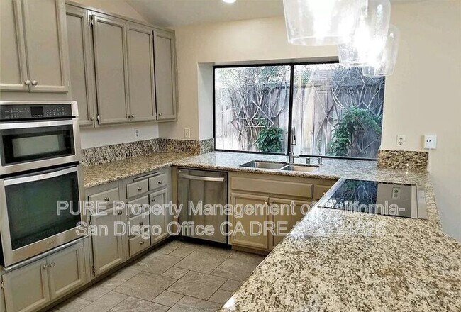 Building Photo - 9620 Palm Beach Ln