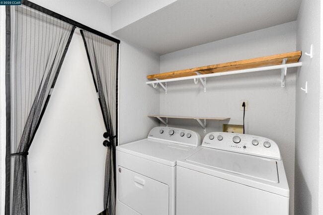 Building Photo - $800 off First Month's Rent for this updat...