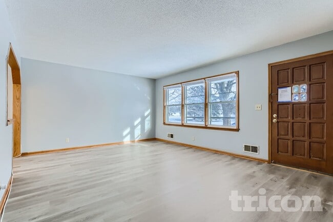 Building Photo - 4400 W 111th St