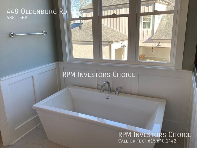 Building Photo - 448 Oldenburg Rd