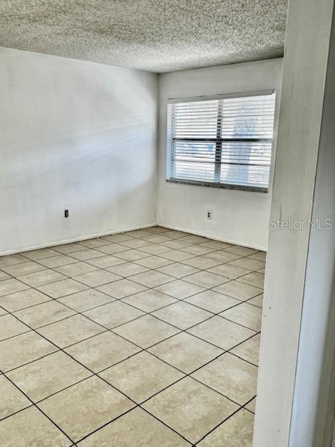 Building Photo - 3073 Pine Tree Ave