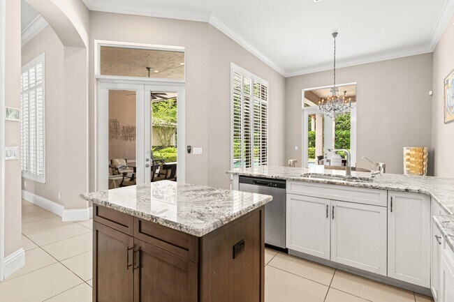 Building Photo - 12121 Sunnydale Dr