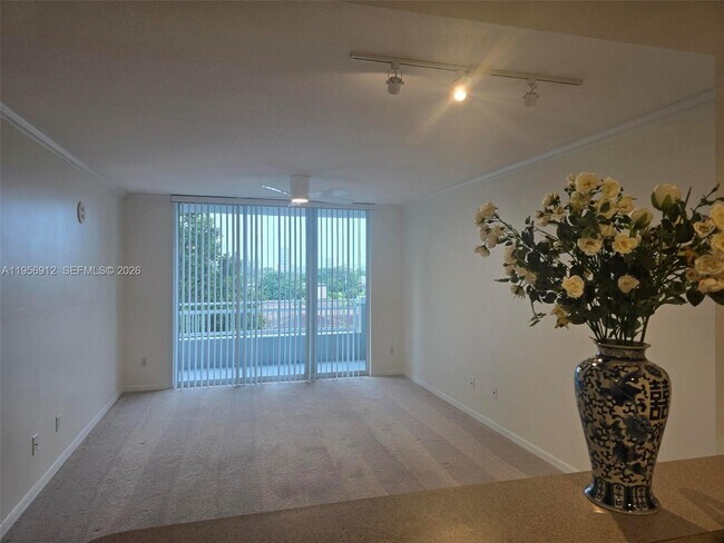 Building Photo - 2665 SW 37th Ave