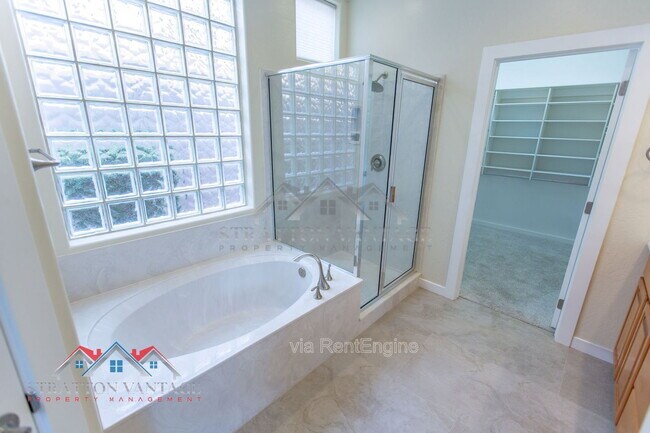 Building Photo - 9562 E Cavalry Dr