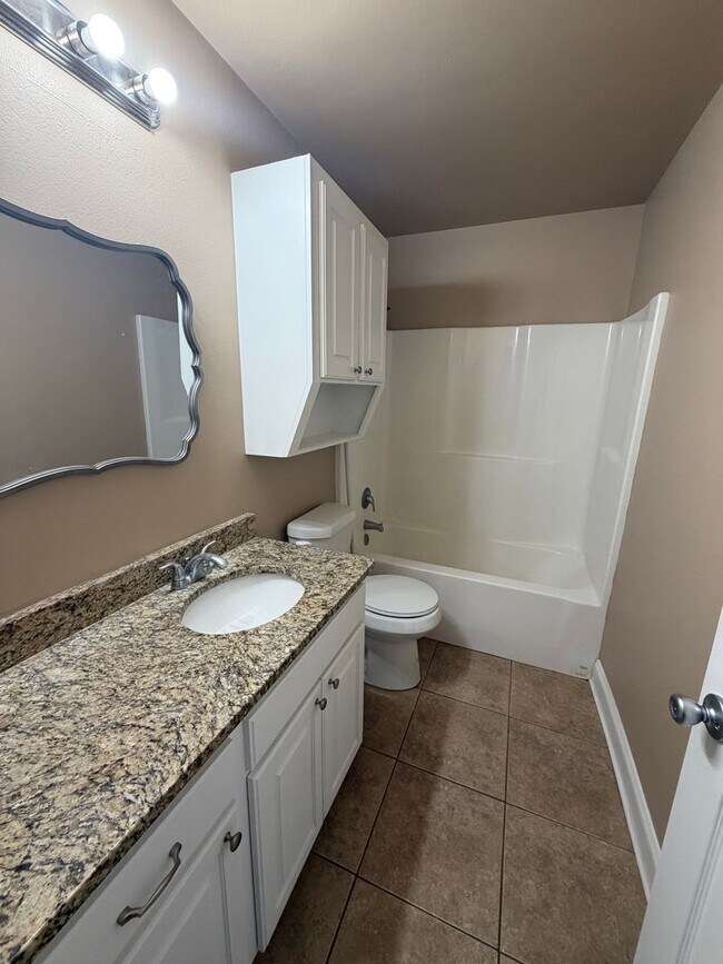 Building Photo - 614 Alex Way