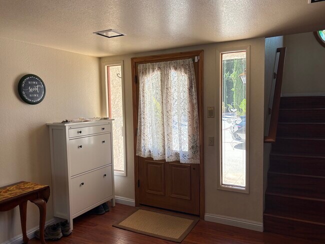 Building Photo - 948 Ettin Ave