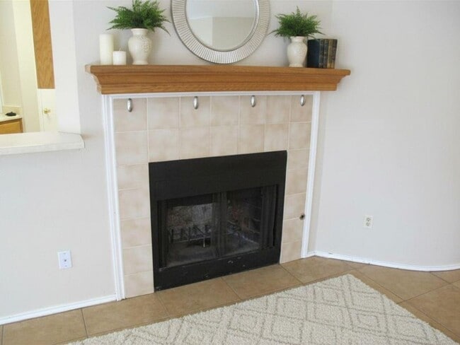 Building Photo - 1301 Texas Oak Way