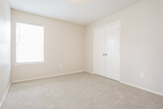 Building Photo - 7110 Myna Dr