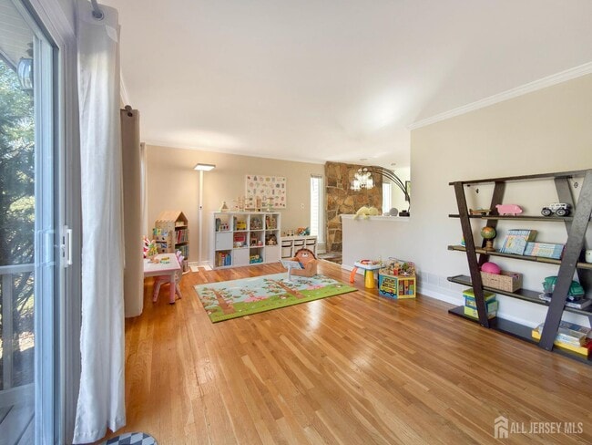 Building Photo - 592 Cabot Hill Rd