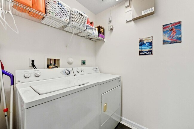 Building Photo - 865 SE Westminster Pl