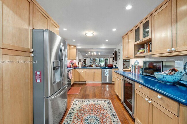 Building Photo - 4905 SW 71st Pl