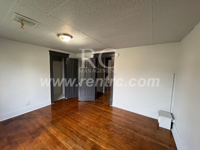 Building Photo - 1602-2 Main-