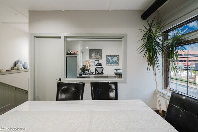 Building Photo - 4 Raymond Ave